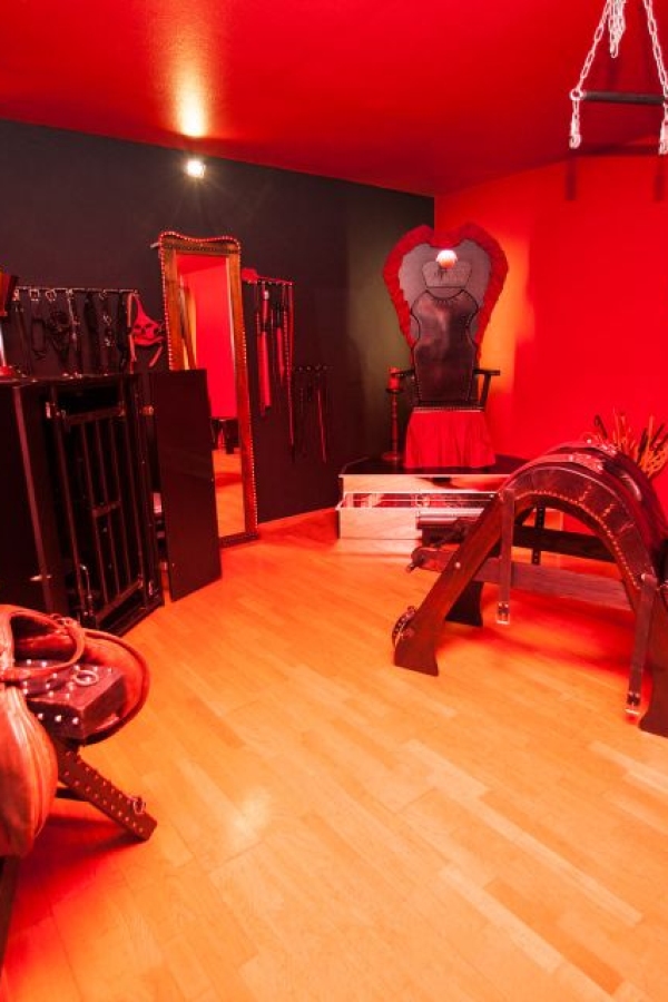 Das Rote Studio - im Dominastudio TBZ Esslingen