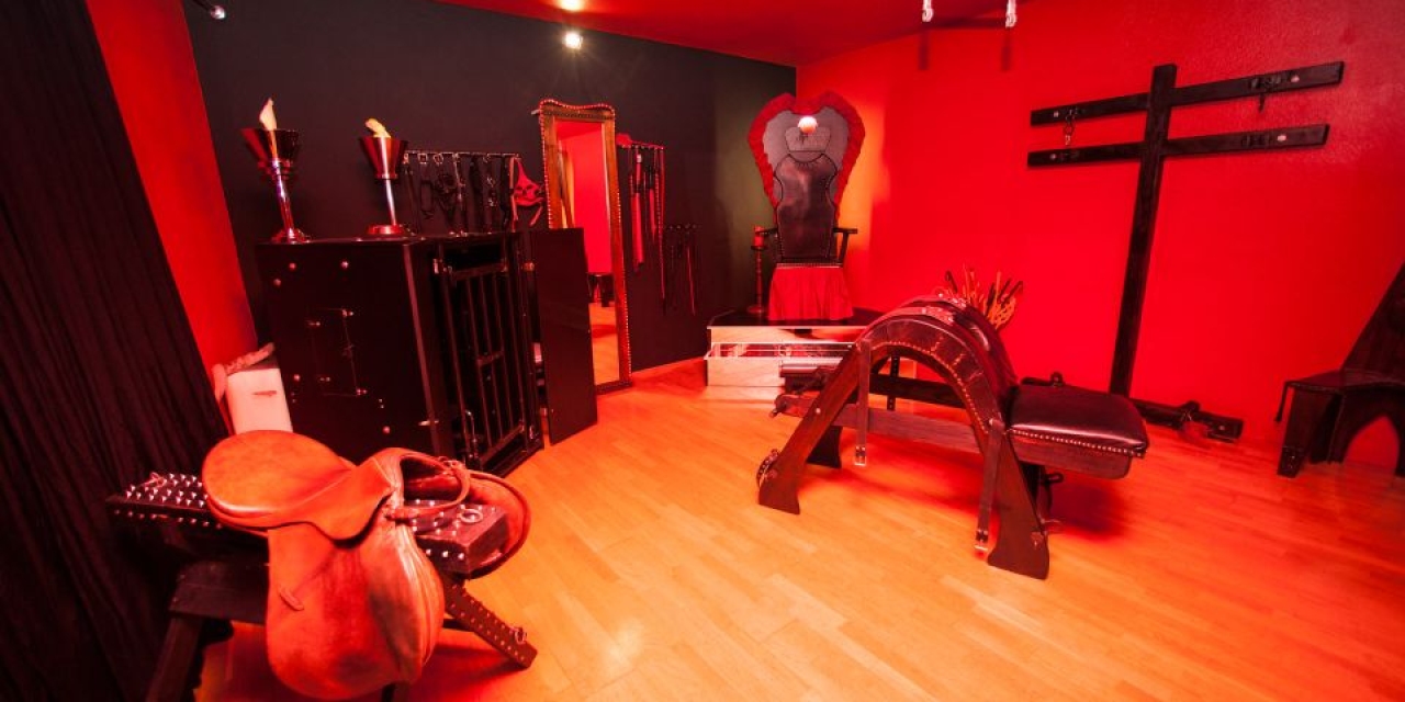 Das Rote Studio - Dominastudio TBZ in Esslingen